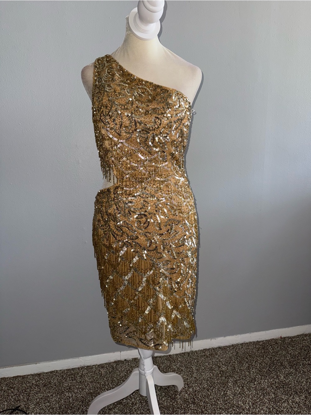 Primavera Gold One-Shoulder Sequin Cocktail Dress